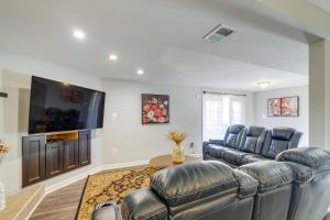 Φωτογραφία από το άλμπουμ του Pet-Friendly Woodbridge Retreat Near Potomac Mills σε Γούντμπριτζ