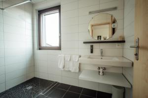 Vannituba majutusasutuses Jura Sport & Spa Resort