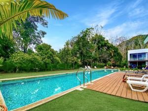 Bazén v ubytování Exclusive fully equipped Condo with great pool nebo v jeho okolí