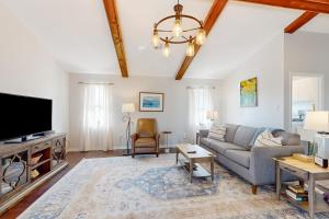 Televiisor ja/või meelelahutuskeskus majutusasutuses Neverending Paradise