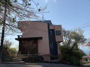 Budova, kde se vila nachází