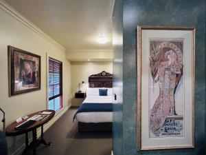 The Camperdown Mill客房内的一张或多张床位