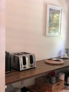 A kitchen or kitchenette at Rosella's On Springbrook