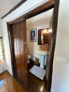 Φωτογραφία από το άλμπουμ του Vincenzo’s Room in a tower/ Brown στο Λεωνίδιο +21 φωτογραφίες