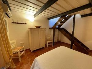 Φωτογραφία από το άλμπουμ του Vincenzo’s Room in a tower/ Brown στο Λεωνίδιο