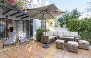 Posezení v ubytování Luxury 3 Bed Townhouse in Puerto Banus Marbella