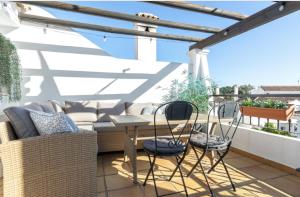 Balkón nebo terasa v ubytování Luxury 3 Bed Townhouse in Puerto Banus Marbella