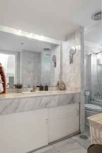 Koupelna v ubytování Luxury 3 Bed Townhouse in Puerto Banus Marbella