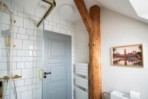 Phòng tắm tại Dům u města Milána - sedm dveří, sedm světů