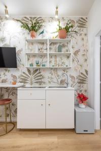 Μια τηλεόραση ή/και κέντρο ψυχαγωγίας στο Leonina Apt - Colosseum