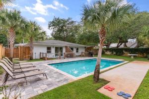 Bazén v ubytování 520 Beach, Unit 520 nebo v jeho okolí