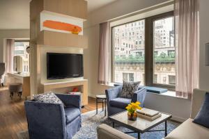 Uma TV ou centro de entretenimento em Hyatt Centric Wall Street New York