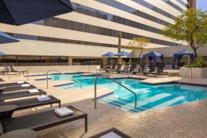 Bazén v ubytování Hyatt Regency Phoenix Downtown nebo v jeho okolí