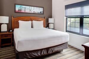 Postel nebo postele na pokoji v ubytování Hyatt House Parsippany East