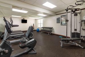 Fitness centrum a/nebo fitness zařízení v ubytování Hyatt House Parsippany East