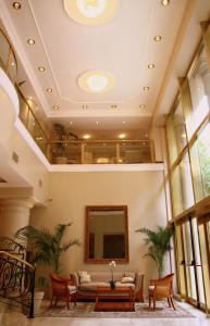 The lobby or reception area at Hotel Intersur Recoleta