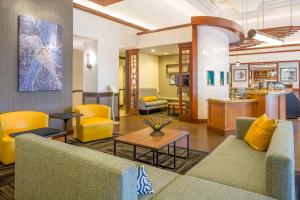 Posezení v ubytování Hyatt Place Austin Arboretum
