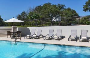 Bazén v ubytování Hyatt Place Austin Arboretum nebo v jeho okolí