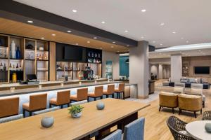 Hyatt Place Virginia Beach Oceanfront的酒水
