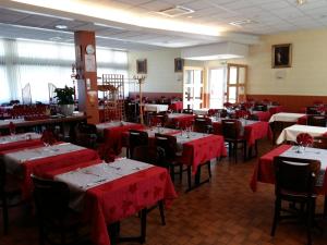 ห้องอาหารหรือที่รับประทานอาหารของ Hotel Restaurant Niemerich