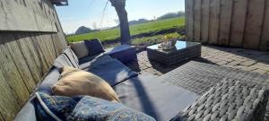 Posezení v ubytování Stacaravan op de paardenboerderij Sneek
