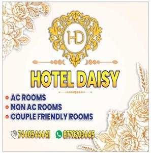 een bord waarop staat: hotel dagelijks met logo bij OYO Hotel Daisy in Jabalpur