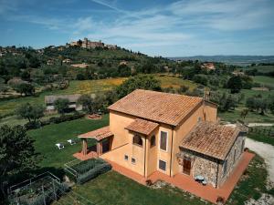 an aerial view of a house in a field at 8380 Agriturismo il Saragiolo in Manciano