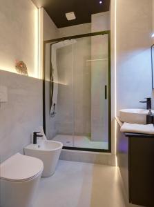 A bathroom at Top Floor Aparthotel Bentivoglio Még 32 kép