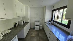 Η κουζίνα ή μικρή κουζίνα στο La Vieja Casona