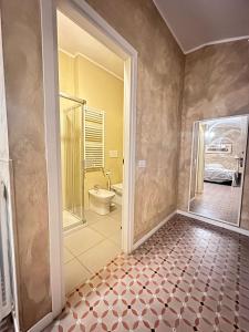 Kylpyhuone majoituspaikassa Villa Giovanna Citylife Milano