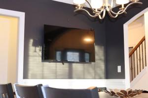 Foto dalla galleria di Convenient Remote-friendly suburban oasis a Raleigh