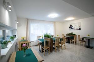 Ruang duduk di Solid Gold Garni Hotel