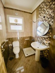 Ένα μπάνιο στο Apartment for Rent in Madinaty