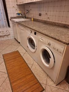 Foto dalla galleria di Casa Luciana - Comfort a Lucca con Parcheggio a Lucca
