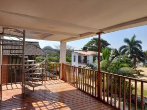 een uitzicht vanaf het terras van een huis bij Cabaña mi negra linda in San Antero