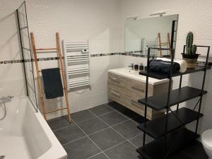 Łazienka w obiekcie Maison d architecte avec spa