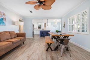 Φωτογραφία από το άλμπουμ του Nautical Escape! Private pool home with a tropical backyard oasis! σε Bradenton