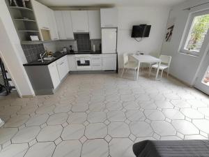 Galeriebild der Unterkunft Romantic apartment with big terrace and garden view in Wien