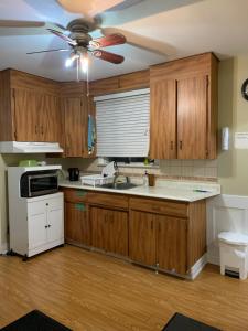 A kitchen or kitchenette at Glaive Home