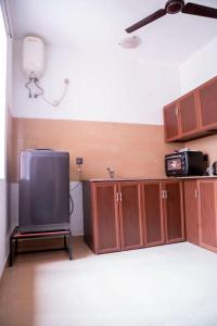 טלויזיה ו/או מרכז בידור ב-Golden Residencies - Colombo - 3 Bed Apartment