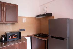 مطبخ أو مطبخ صغير في Golden Residencies - Colombo - 3 Bed Apartment