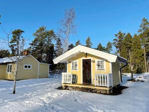 4 star holiday home in NORRTÄLJE-By Traum v zimě