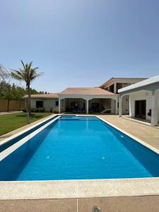 Swimmingpoolen hos eller tæt på Belle villa saly