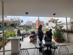 Tetamu yang menginap di Khangsar Home