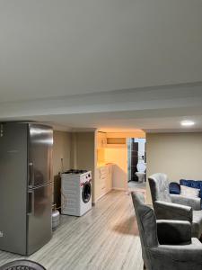 Una cocina o kitchenette en Müstakil Alt Kat Havuzlu Villa