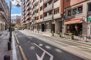 Bilbao şehrindeki San Mamés Football & Parking tesisine ait fotoğraf galerisinden bir görsel