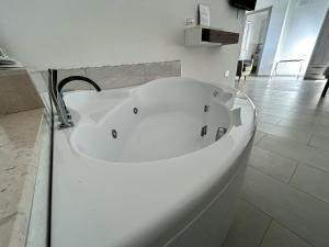 Koupelna v ubytování Valle degli Ulivi B&B