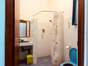 Vonios kambarys apgyvendinimo įstaigoje Muthumuni Ayurveda River Resort