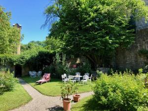 Ein Garten an der Unterkunft Gästehaus auf der Salzburg
