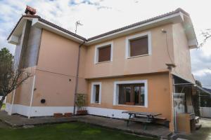 The building in which the holiday home is located